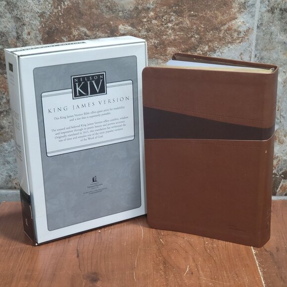 Holy Bible Giant Print Edition KJV - Picture 5 of 16